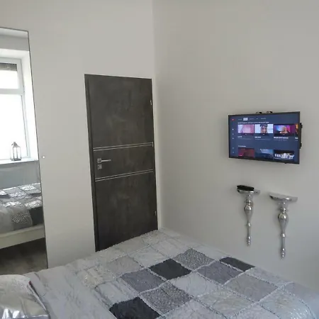 Apartamenty Centrum Z Wanna Dwuosobowa Piotrkow Trybunalski Exterior photo